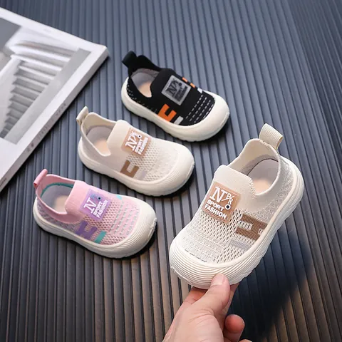 Kinder Atmungsaktiv Flyknit Sneaker Jungen Mädchen Weiche Sohle Casual Laufschuhe Kleinkinder Slip-On Sport Wandschuhe Herbst
