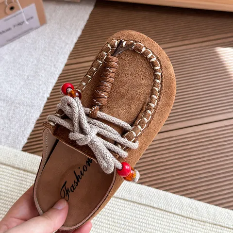 Zuecos Retro de Cuero de Vaca de Dos Capas para Niñas Pantuflas con Cuentas Trenzado Casual Estilo de Vacaciones Mules Para Niños Otoño Primavera