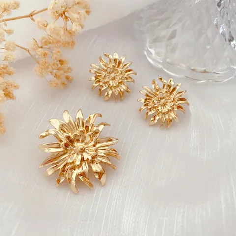 Barock Vintage Gold Chrysantheme Brosche Ohrstecker Set Mit 925 Sterling Silber Ohrstecker-Stift Legierung Blume Schmuck Für Damen