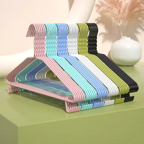 Moderne Minimalistische Antislip Geplastificeerde Metalen Kledinghangers Voor Drogen En Opbergen Naadloze Multicolor Hanger Duurzame Kledingkast Organizer Accessoire