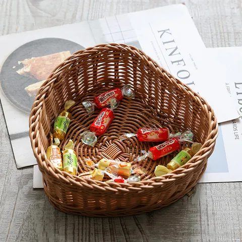 Heart Shaped Imitation Rattan Woven Plastic Basket For Fruit Candy Snacks Storage Tray For Living Room Coffee Table Home Decor