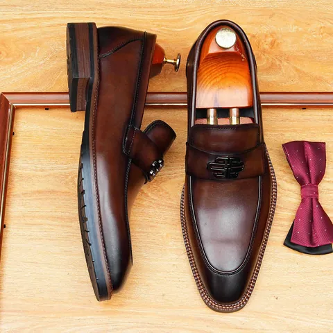 Men Business Loafers First Layer Cowhide Leather Shoes Slip-On Metal Buckle Breathable Commuter Formal Dress Leather Shoes