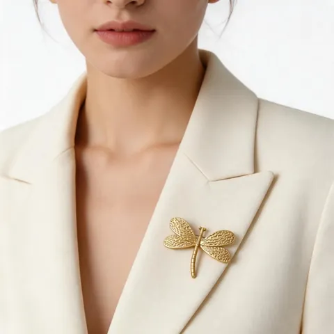 Broche de Libélula y Estrella de Mar Chapado en Oro Estilo Palacio Vintage para Mujer Diseño de Nicho Aleación Texturizada