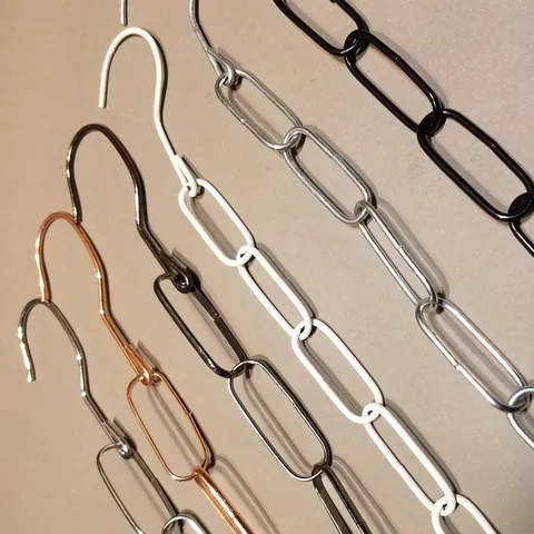Chaîne de Suspension Moderne en Fer pour Magasin de Vêtements Connecteur de Cintre Métallique pour Rangement de Garde-Robe Affichage Vertical