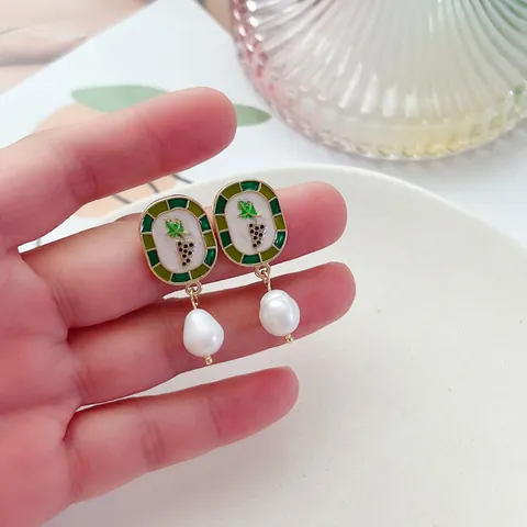 Pendientes de Botón Vintage Francés Esmalte Goteo Uva Flor Perla de Agua Dulce Barroca Aleación Con Poste de Plata Joyería