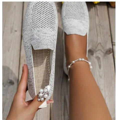 Women's Casual Knitted Flat Shoes Round Toe Shallow Mouth Breathable Mesh Slip-On Walking Sneakers Lightweight Plus Size Single Shoes