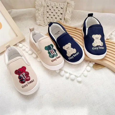 Kinder Cartoon Bär Stickerei Stoffschuhe Japanischer Stil Kinder Slip On Casual Walking Sneaker Weiche Sohle Atmungsaktiv