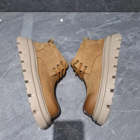 Bottes Martin Homme Rétro Cuir de Vachette Première Couche Style Américain Mi-Haut Semelle Souple Travail Grandissant