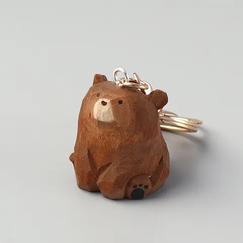 Handmade Solid Wood Carved Bear Ornament Creative Animal Desktop Decoration Cute Wood Carving Bear Keychain Pendant Handcrafted Gift