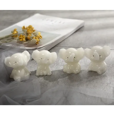 Set de 4 Figuras de Elefantes de Resina Luminosa Aspecto de Jade Blanco Glow In Dark Estilo Tailandés Estatuas de Animales Decoración Hogar Oficina