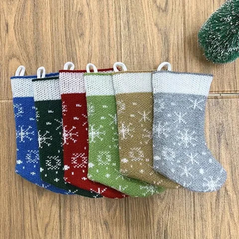 Kleine Gebreide Kerstsokken Sneeuwvlokpatroon Cadeautasjes Mini Kerstboom Hangende Ornamenten Voor Feestdagen Woondecoratie