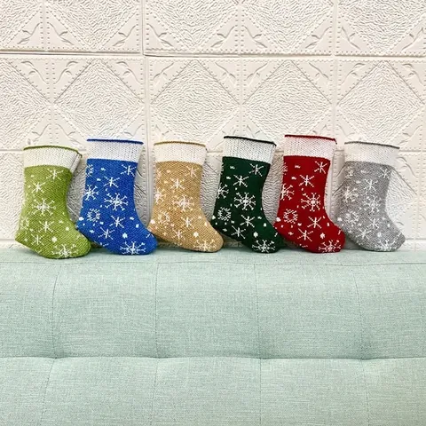 Kleine Gebreide Kerstsokken Sneeuwvlokpatroon Cadeautasjes Mini Kerstboom Hangende Ornamenten Voor Feestdagen Woondecoratie