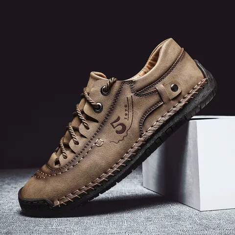Men's Hand-Sewn Pigskin Leather Casual Shoes British Style Retro Low-Top Outdoor Walking Shoes Non-Slip Rubber Sole Fashion Sneakers