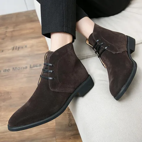 Bottes Martin Rétro Britannique pour Hommes en Daim Derby Bottes Hautes Couleur Unie Lacets Mode Décontractée Bottes de Travail Homme