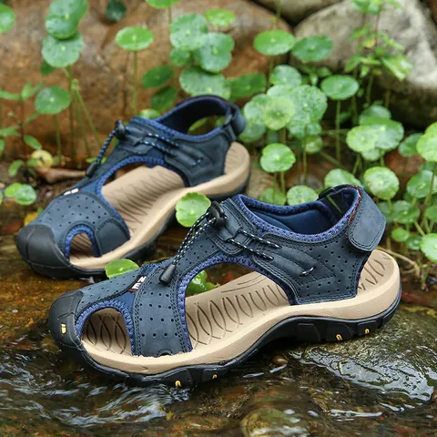 Summer New Men's Closed Toe Sandals Fashion Top Layer Cowhide Leather Beach Shoes Outdoor Anti-slip Hiking Sandals For Men Large Size