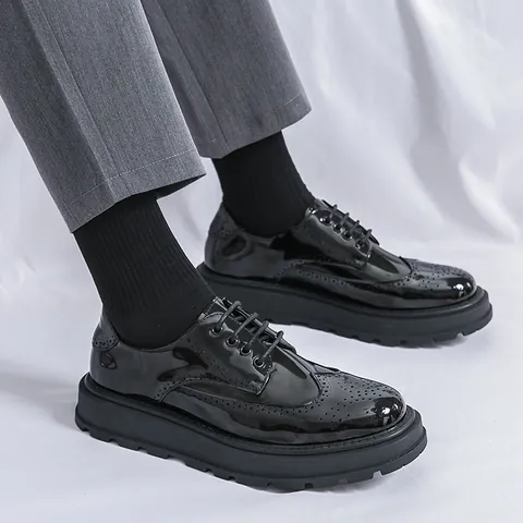 Ανδρικά Παπούτσια Brogue σε Βρετανικό Στυλ Γυαλιστερό Δέρμα Μικροϊνών Χοντρή Σόλα Αύξηση Ύψους Επαγγελματικά Casual Μοκασίνια Oxford Παπούτσια