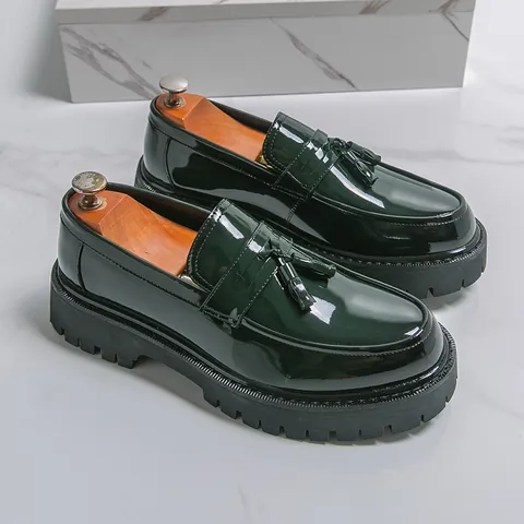 Men's British Style Glossy PU Patent Leather Chunky Platform Loafers Fashion Height Increasing Tassel Dress Shoes Business Shoes