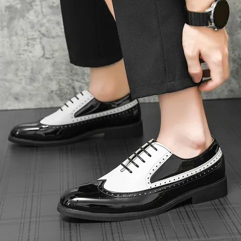 Men's Brogue Oxford Shoes Two-Tone Patent Leather Wingtip Dress Shoes For Business Wedding Party Formal British Style