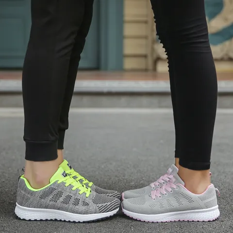Scarpe da Corsa Flyknit Traspiranti per Coppie Scarpe Sportive Leggere in Maglia Stile Coreano Sneaker Casual Basse con Lacci