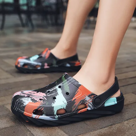 Zoccoli Mimetici Estivi da Uomo Leggeri in EVA Sandali da Spiaggia Antiscivolo Scarpe da Giardino Graffiti Traspiranti Pantofole Casual
