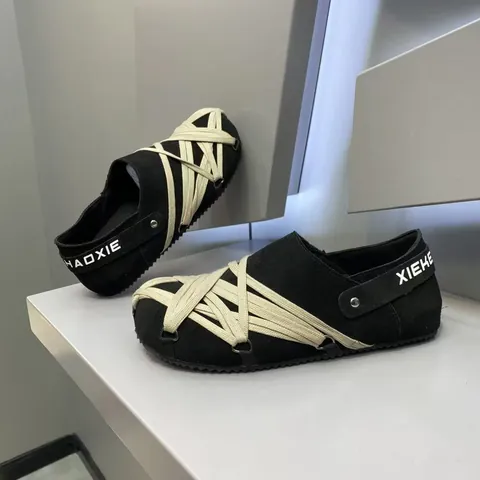Mocassins Décontractés en Cuir Véritable Daim pour Hommes Avec Design Unique de Bandage Croisé Mocassins de Créateur Cousus Main Chaussures Outdoor Respirantes