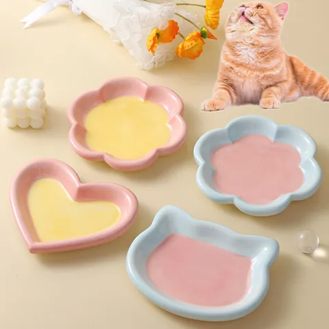 Ciotola per Gatti in Ceramica Dipinta a Mano a Forma di Cuore e Fiore Piatto per Alimenti per Animali Antiribaltamento Colori Macaron