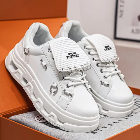 Scarpe da Skate da Uomo in Stile Heavy Metal Punk Alte con Aumento Altezza in Pelle Microfibra Sneakers Gothic con Anello