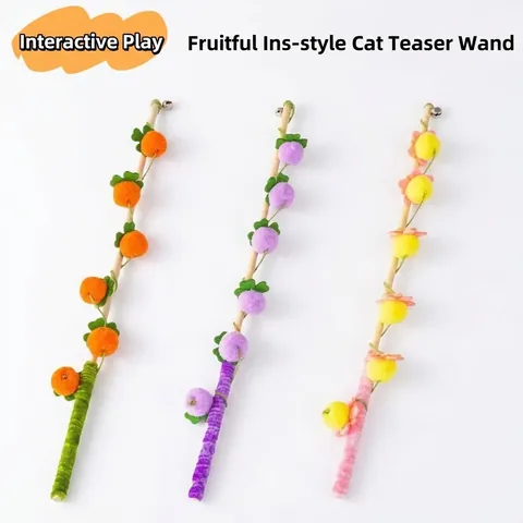 Bacchetta per Gatti Giocattolo Con Manico in Legno Peluche Palline di Feltro Frutta Campanella per Gatti da Interno Interattivo