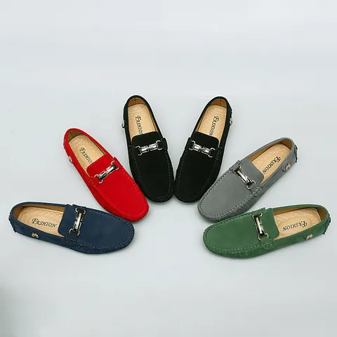 Heren Dames Suède Rundleder Loafers Klassieke Metalen Gesp Rijschoenen Ademende Slip On Mocassins Casual Britse Stijl Platte Bootschoenen