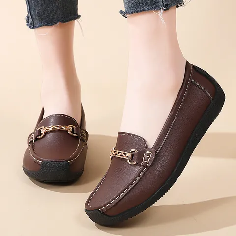 Damen Casual PU Leder Loafer Mit Metallkette Weiche Sohle Runde Zehe Flache Driving Mocassins Komfort Slip On Schuhe