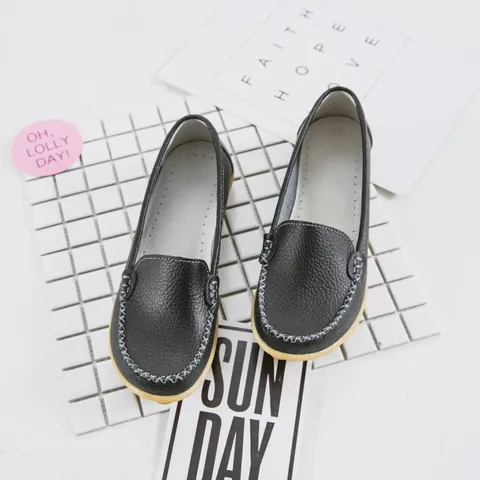 Women's Genuine Leather Loafers Soft Flat Moccasins Casual Middle-Aged Mother Shoes Comfortable Non-Slip Slip-On Nurse Shoes