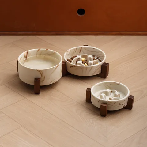 Bol pour Animaux en Céramique Motif Marbre Avec Support en Bois d'Acacia Gamelle Anti-Glouton Anti-Étouffement pour Chats Chiens Station de Nourrissage Surélevée