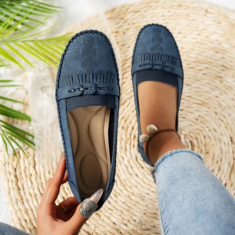 Mocassini Casual Bassi da Donna Slip-on Traspiranti Perforati Decorazione con Nappe Leggeri Suola Morbida Comode Scarpe da Camminata