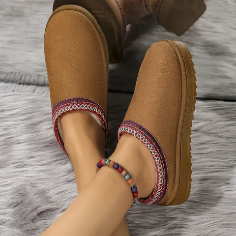 Damen Ethno Bestickte Schneestiefel Hausschuhe Warm Kunstfell Gefütterte Mules Wildleder PU Dicke Sohle Rutschfest Winter Slipper Hausschuhe