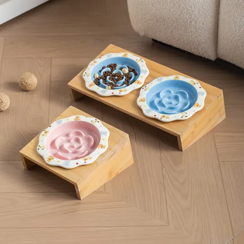 Ciotola per Animali in Ceramica Slow Feeder Con Supporto in Bambù Inclinata Rialzata per Cani e Gatti Anti-Soffocamento Stazione di Alimentazione