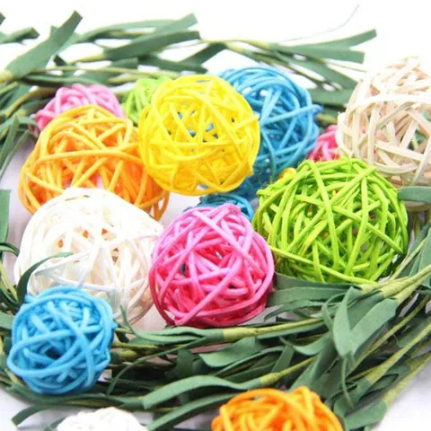 Natuurlijke Kleurrijke Rotan Ballen Papegaai Kauwspeeltje Kleine Huisdieren Voet Speeltje Handgeweven Holle Bal Voor Vogelkooi Accessoires
