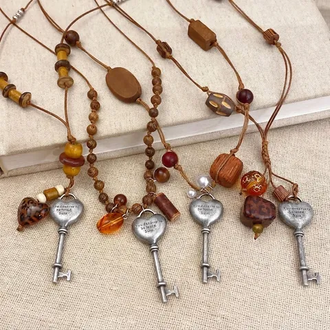 Boho Vintage Doppellagige Lederband Halskette Für Damen Holzperlen Herz Schlüssel Anhänger Ethnische Pulloverkette Schmuck