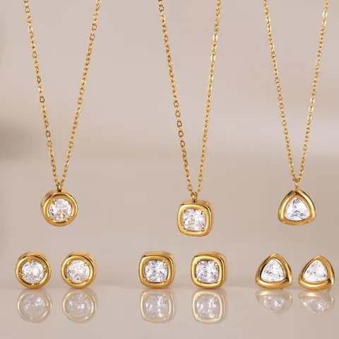 Edelstahl Schmuckset Für Damen 18K Vergoldet Geometrische Anhänger Halskette Strass Ohrstecker Täglicher Schmuck