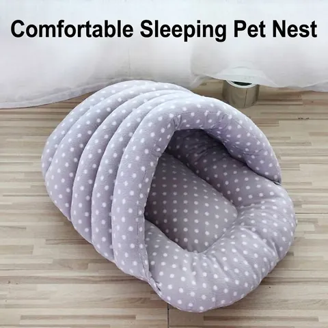 Slipper Shaped Winter Warm Pet Bed Soft Plush Cat Dog Nest Polka Dot Semi-Enclosed Indoor Sleeping Bed for Small Medium Pets