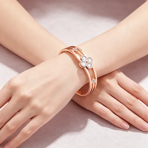 Klee Armreif Edelstahl Strass Eingelegt Offene Feder Manschette Glück Vierblättrige Blume Schmuck Geschenk Für Damen Elegante Accessoires
