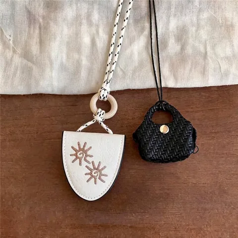 Vintage Leather Eyeglass Holder Necklace For Women Shield Sun Embroidery Pendant Handmade Woven Bag Style Sweater Chain Jewelry