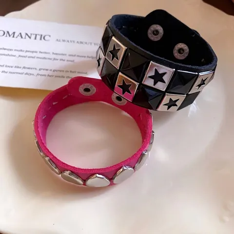 Punk Faux Leather Bracelet For Women Sweet Cool Star Heart Studded Rivet Bangle Gothic Streetwear Fashion Niche Jewelry Gift