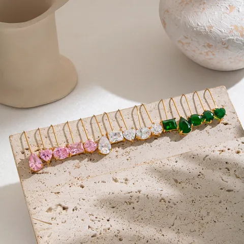 Pendientes Colgantes de Acero Inoxidable Chapado en Oro 18K con Circonia de Colores Estilo Vintage Francés Pendientes de Gancho Geométricos Mujer