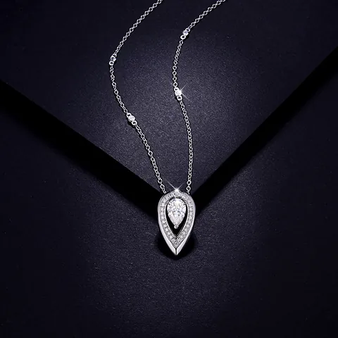 Luxury 1.5 Carat Pear Cut Moissanite Pendant Necklace S925 Sterling Silver 18k Gold Plated Waterdrop Jewelry For Women