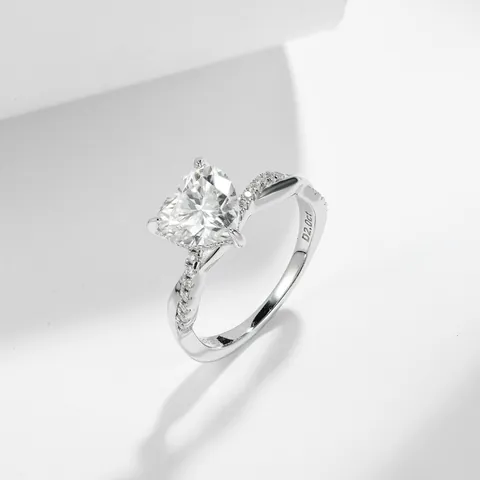 Anello di Fidanzamento in Moissanite a Forma di Cuore Per Donna in Argento Sterling 925 Fascia Pavé Torta Con Certificato GRA