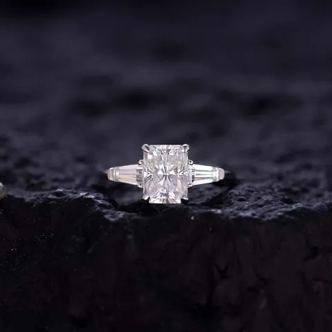 Luxurious Radiant Cut Moissanite Ring 925 Sterling Silver 18K Gold Plated Three Stone Baguette Side Stones Engagement Wedding Jewelry GRA