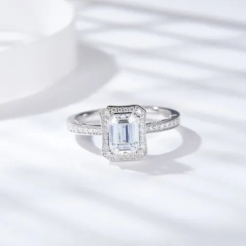 Anillo de Moissanita Talla Esmeralda Plata de Ley 925 Bañado en Oro Blanco de 18K Anillo de Compromiso Halo para Mujer Con Certificado GRA