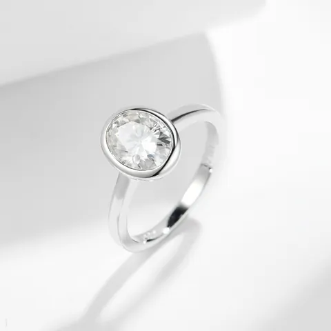 Anillo de Compromiso Clásico de Moissanita Ovalada con Engaste en Bisel Plata de Ley 925 Chapado en Oro Blanco para Mujer Joyería Certificada GRA
