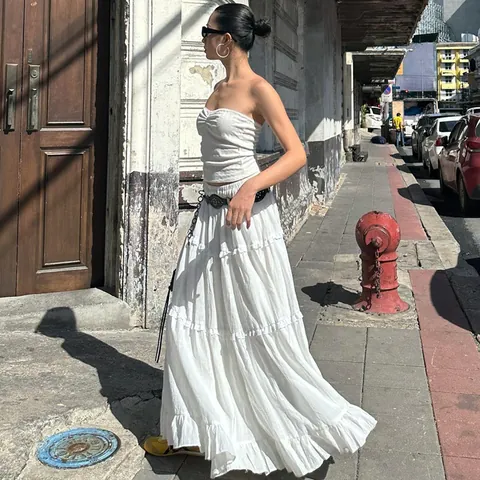 Style Français Doux Haut Et Bas Blanc Haut Bandeau Avec Jupe Longue À Étages Élégant Tenue De Vacances Décontractée