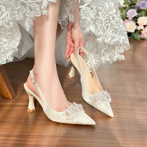 Scarpe da Sposa a Punta per Donna 2026 Nuove Scarpe da Sposa in Raso Strass Perla Artificiale Tacchi Alti Slingback Scarpe da Festa